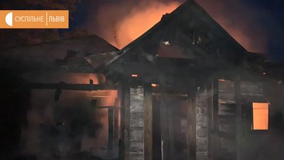 Вночі у Радехівському районі вщент згорів дерев’яний будинок Вночі у Радехівському районі вщент згорів дерев’яний будинок