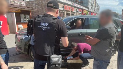 На Дніпропетровщині викрили посадовців, які "торгували" статусом учасника ООС На Дніпропетровщині викрили посадовців, які "торгували" статусом учасника ООС