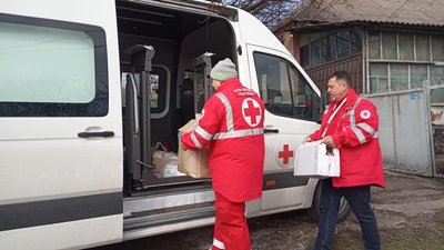 Червоний Хрест доставив продукти харчування до населених пунктів Донеччини