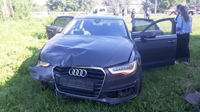 ДТП на Рівненщині: водія діставали рятувальники ДТП на Рівненщині: водія діставали рятувальники