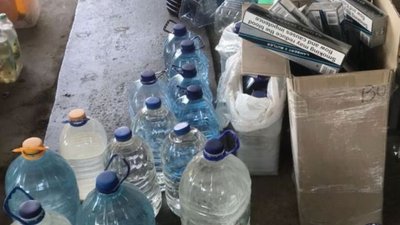 На Луганщині у чоловіка вилучили сурогат алкоголю і контрафакт цигарок