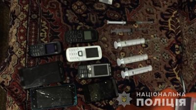 У Кропивницькому поліцейські затримали чоловіка, підозрюваного у продажі наркотиків У Кропивницькому поліцейські затримали чоловіка, підозрюваного у продажі наркотиків