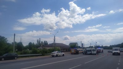На виїзді з Житомира сталася ДТП – зіткнулися бус та легковик На виїзді з Житомира сталася ДТП – зіткнулися бус та легковик
