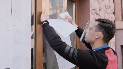 Телефони та шпаргалки: на Буковині чотирьох учасників усунули від ЗНО