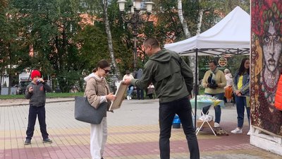 Виставка-аукціон Рустама Давлетова Виставка-аукціон Рустама Давлетова