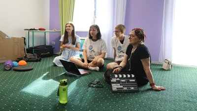 У охтирському кінотаборі на Сумщині підлітків вчили створювати контент українською У охтирському кінотаборі на Сумщині підлітків вчили створювати контент українською