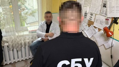 На Закарпатті лікаря ВЛК підозрюють в одержанні хабаря