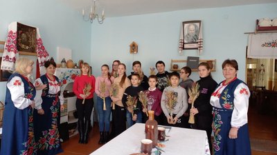У громаді на Житомирщині школярів навчають робити дідухів У громаді на Житомирщині школярів навчають робити дідухів