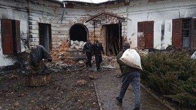 У Тростянці рятують музей, що постраждав від артобстрілів військових РФ