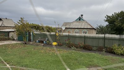 Прифронтове село Дмитрівка у Донецькій області