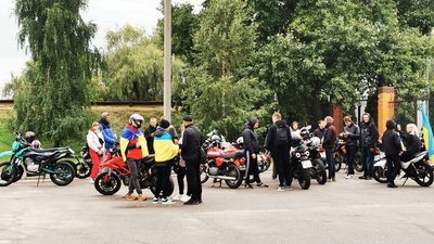 В Олександрії на Кіровоградщині влаштували автопробіг з прапорами України В Олександрії на Кіровоградщині влаштували автопробіг з прапорами України