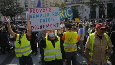 У Франції відновилися протести "жовтих жилетів", є затримані