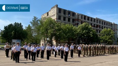 Освідчення на плацу: на Одещину повернулись бійці із зони ООС Освідчення на плацу: на Одещину повернулись бійці із зони ООС