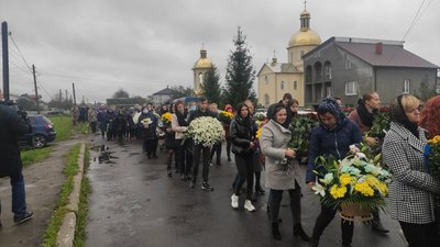 Львівщина прощається із курсантом, який загинув в авіакатастрофі на Харківщині Львівщина прощається із курсантом, який загинув в авіакатастрофі на Харківщині