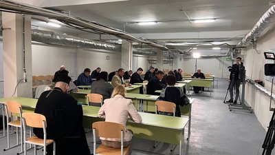 Священники пишуть Радіодиктант національної єдності в Тернополі Священники пишуть Радіодиктант національної єдності в Тернополі