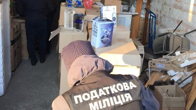 Фальсифікований алкоголь у Сумах продавали через месенджери - податкова міліція Фальсифікований алкоголь у Сумах продавали через месенджери - податкова міліція