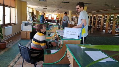 У рамках акції "Задонать книгу У" рівняни подарували бібліотеці понад 500 видань У рамках акції "Задонать книгу У" рівняни подарували бібліотеці понад 500 видань