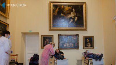 "Мистецтво донорства". В Одесі кров здавали у музеї та під класичну музику "Мистецтво донорства". В Одесі кров здавали у музеї та під класичну музику