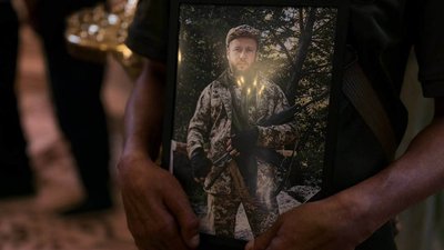 На Закарпатті попрощалися з десантником Леонідом Золотим, який помер у лікарні