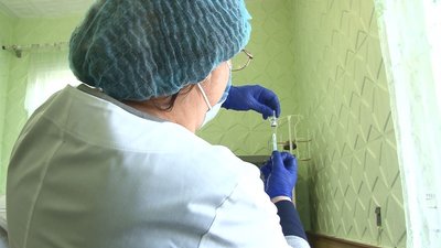 "Пенсіонери сміливіші": як вакцинують проти ковіду мобільні бригади на Черкащині "Пенсіонери сміливіші": як вакцинують проти ковіду мобільні бригади на Черкащині