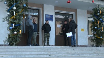 Жителі двох прикарпатських сіл виступають проти видобутку солі з Верхньострутинського родовища Жителі двох прикарпатських сіл виступають проти видобутку солі з Верхньострутинського родовища