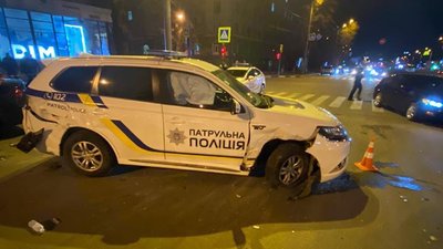 ДБР відкрило кримінальне провадження щодо аварії за участі патрульних у Харкові ДБР відкрило кримінальне провадження щодо аварії за участі патрульних у Харкові
