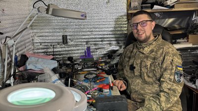 Військовослужбовець 505 обМП "Кас" лабораторія дронів Дніпропетровська область
