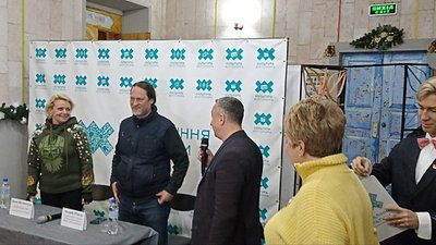 Ірма Вітовська презентувала у Житомирі стрічку "Коза Ностра. Мама їде"
