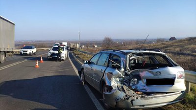Аварія після аварії: на Рівненщині у ДТП травмувалась дитина, пошкоджено п'ять авто