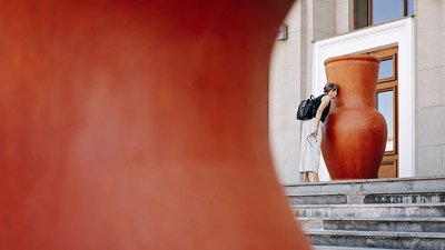Мистецтво після Освенцима: як художники працюють з темою війни, насилля та пам'яті Мистецтво після Освенцима: як художники працюють з темою війни, насилля та пам'яті