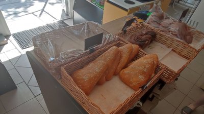 Переселенці з Донеччини відкрили пекарню в Дніпрі та возять хліб до Торецька Переселенці з Донеччини відкрили пекарню в Дніпрі та возять хліб до Торецька