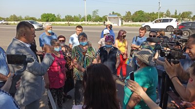 Жителі Воскресенської ОТГ, що на Миколаївщині, влаштували безстрокову акцію протесту Жителі Воскресенської ОТГ, що на Миколаївщині, влаштували безстрокову акцію протесту