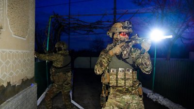 Розшукують чоловіка, який стріляв у військових та правоохоронця на Рівненщині Розшукують чоловіка, який стріляв у військових та правоохоронця на Рівненщині