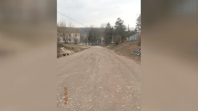 Громада на Тернопільщині робить дорогу, не чекаючи великих політичних рішень