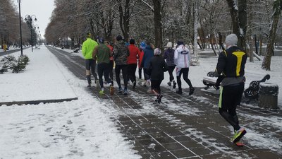 38 років – 38 кілометрів: пів сотні лучани бігли естафету в пам'ять про загиблого на війні Олександра Мартинюка 38 років – 38 кілометрів: пів сотні лучани бігли естафету в пам'ять про загиблого на війні Олександра Мартинюка