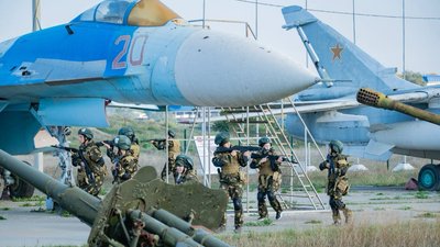 У Севастополі дітей зі спортшкіл залучили до мілітарних заходів