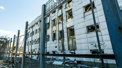 Російська ракета знищила басейн та боксерський клуб у харківському "Локомотиві" — фото наслідків