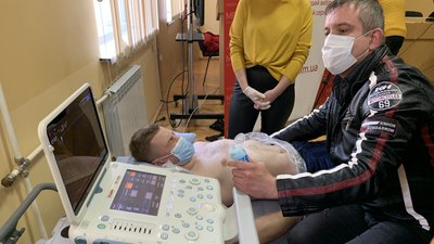 Восьмигодинні навчання: закарпатські анестезіологи тренувалися проводити УЗД-діагностику Восьмигодинні навчання: закарпатські анестезіологи тренувалися проводити УЗД-діагностику