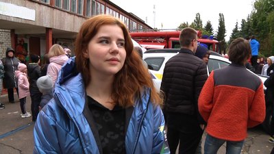 У Житомирі поліцейські та рятувальники провели уроки для дітей з вадами слуху У Житомирі поліцейські та рятувальники провели уроки для дітей з вадами слуху