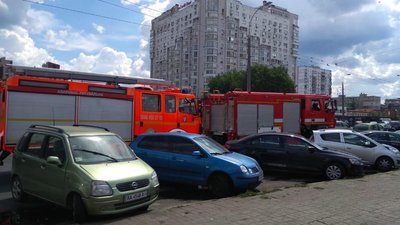 Біля станції метро "Мінська" у Києві заклали вибухівку, її знешкодили Біля станції метро "Мінська" у Києві заклали вибухівку, її знешкодили