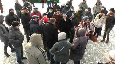 У Миколаєві люди продовжують протест проти високих тарифів У Миколаєві люди продовжують протест проти високих тарифів