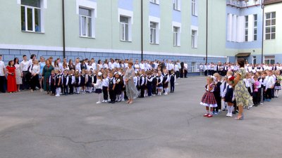 "Це старт у новий навчальний рік": як відзначили День знань у вінницьких школах "Це старт у новий навчальний рік": як відзначили День знань у вінницьких школах