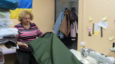 Розгрузки та плитоноски: у вінницькому ательє шиють військову амуніцію для захисників