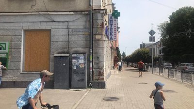 "Санітарки нам не потрібні": у Стрийській поліклініці звільнять 33 медпрацівників "Санітарки нам не потрібні": у Стрийській поліклініці звільнять 33 медпрацівників