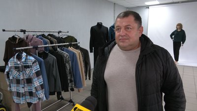 "Ціль забрати людей із-за кордону": в Мені на Чернігівщині відкрили швейне підприємство за грантові 25 тисяч доларів "Ціль забрати людей із-за кордону": в Мені на Чернігівщині відкрили швейне підприємство за грантові 25 тисяч доларів