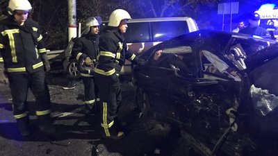 У Кропивницькому зіткнувся автомобіль та мікроавтобус. Одна людина загинула, троє у лікарні