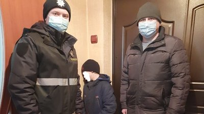 На Волині правоохоронці повернули додому 12-річного школяра, який пішов з дому На Волині правоохоронці повернули додому 12-річного школяра, який пішов з дому