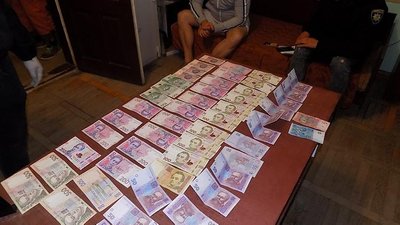 Правоохоронці на Тернопільщини затримали групу осіб, яка обкрадала офіси