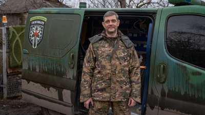 Батько та син рятують поранених військових: історія парамедиків "Госпітальєрів" Батько та син рятують поранених військових: історія парамедиків "Госпітальєрів"