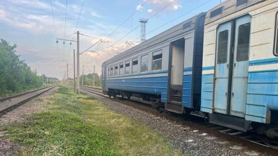 електричка збила людину